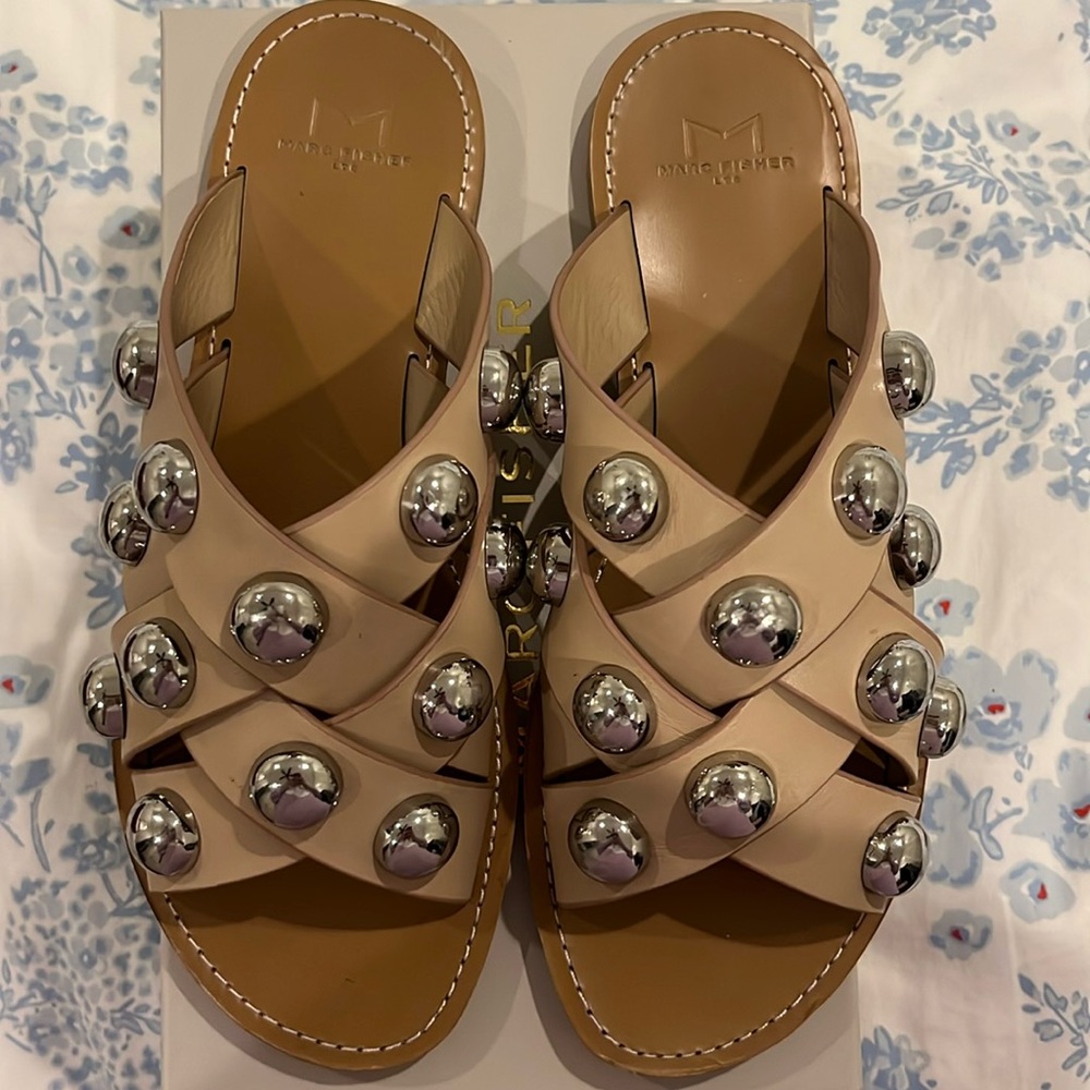Marc Fisher LTD Raidan Studded Sandal Natural Tan GUC in box Sz 7.5